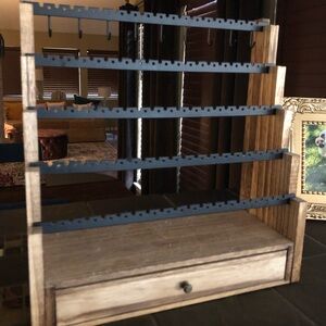 Wood and metal jewelry holder. 💍